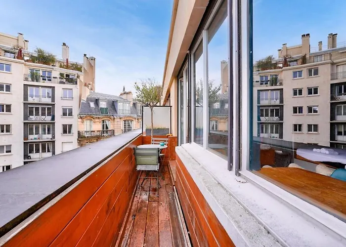 1br Flat With Balcony Near The Eiffel Tower 아파트 파리