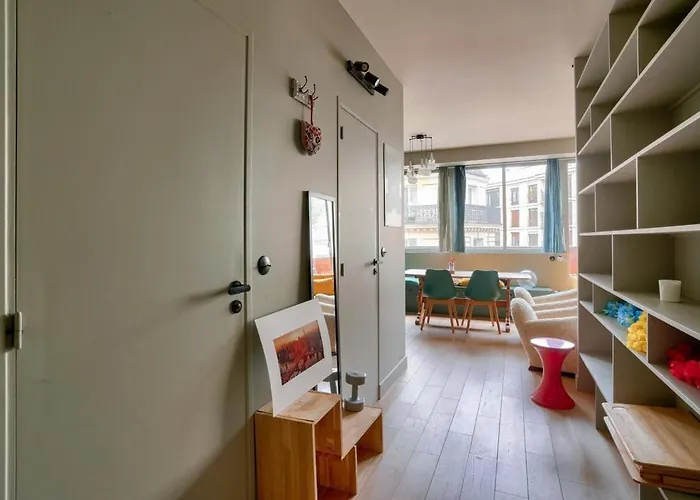1br Flat With Balcony Near The Eiffel Tower 아파트 *
